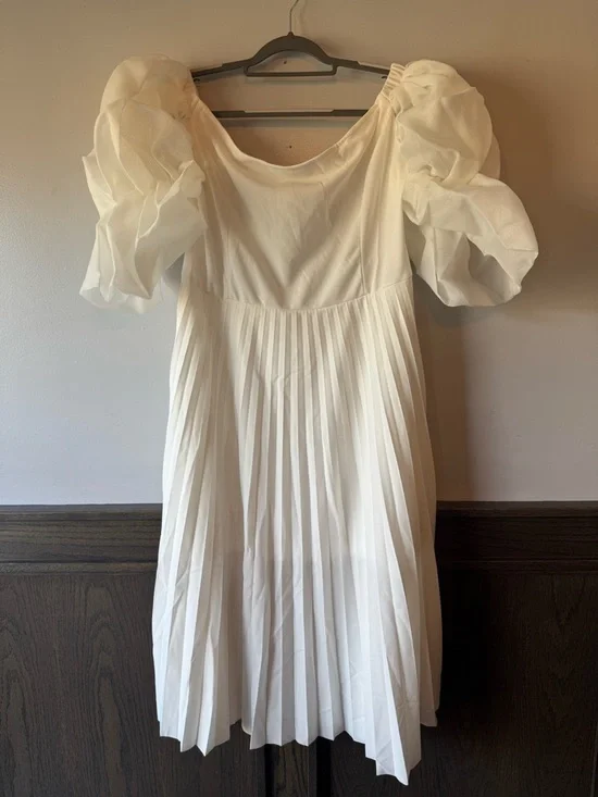 Off-Shoulder White Pleated Midi Dress with Statement Puff Sleeves - Picture 3 of 7